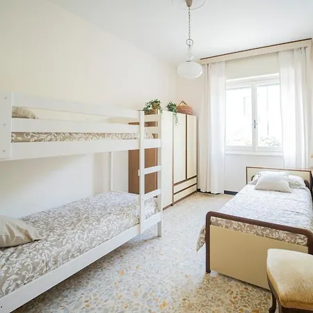 La Casa Del Libro Apartment *